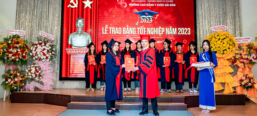 Lễ trao bằng tốt nghiệp K13 - Trường Cao đẳng Y Dược Sài Gòn