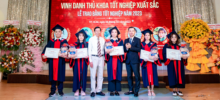 Vinh danh thủ khoa tốt nghiệp Trường Cao đẳng Y Dược Sài Gòn