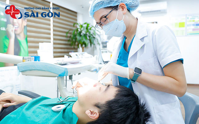 Cách nâng cao mức lương ngành Điều dưỡng nha khoa