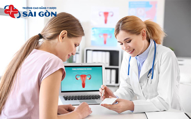 Công việc Hộ sinh và Bác sĩ đều có đa dạng cơ hội nghề nghiệp và nhu cầu tuyển dụng cao trong các bệnh viện, phòng khám