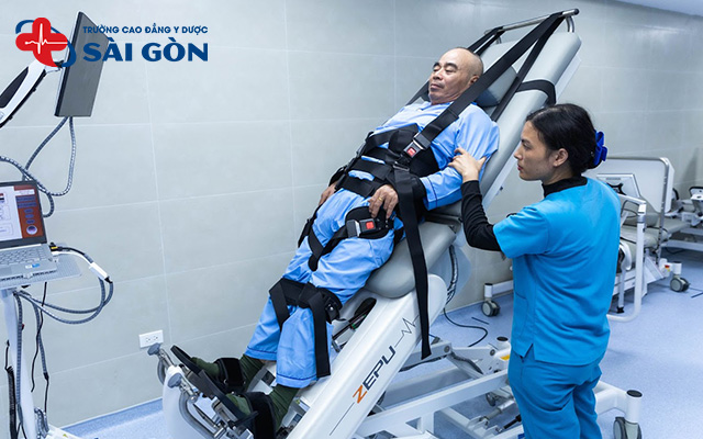 Hoàn thành chương trình đào tạo Phục hồi chức năng hệ vừa học vừa làm sẽ có cơ hội việc làm rộng mở, đa dạng vị trí làm việc
