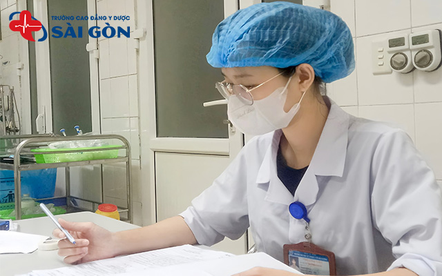 sinh viên y nên làm thêm việc gì