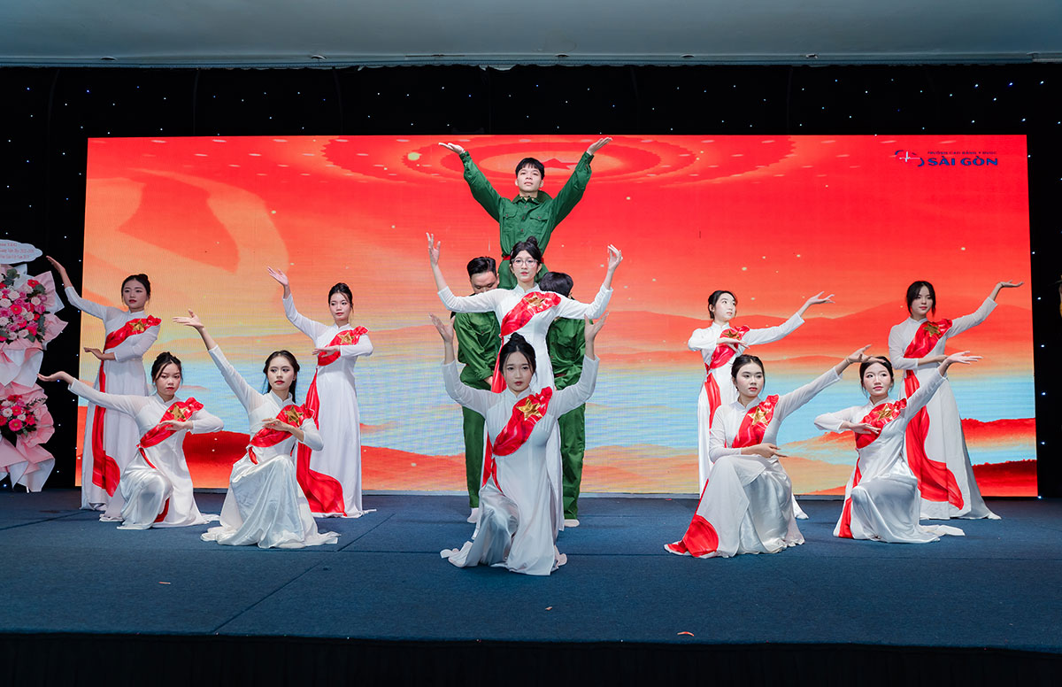 van-nghe-20-11-2025-truong-cao-dang-y-duoc-sai-gon-13