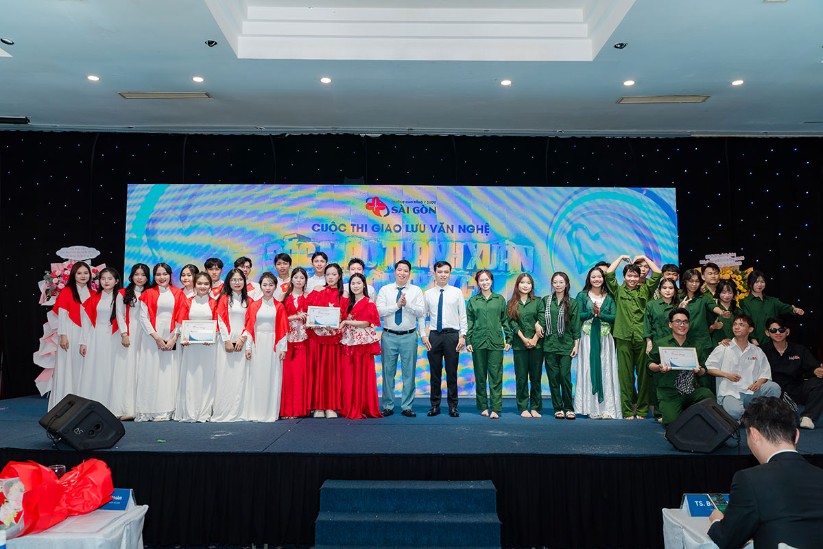 van-nghe-20-11-2025-truong-cao-dang-y-duoc-sai-gon-22