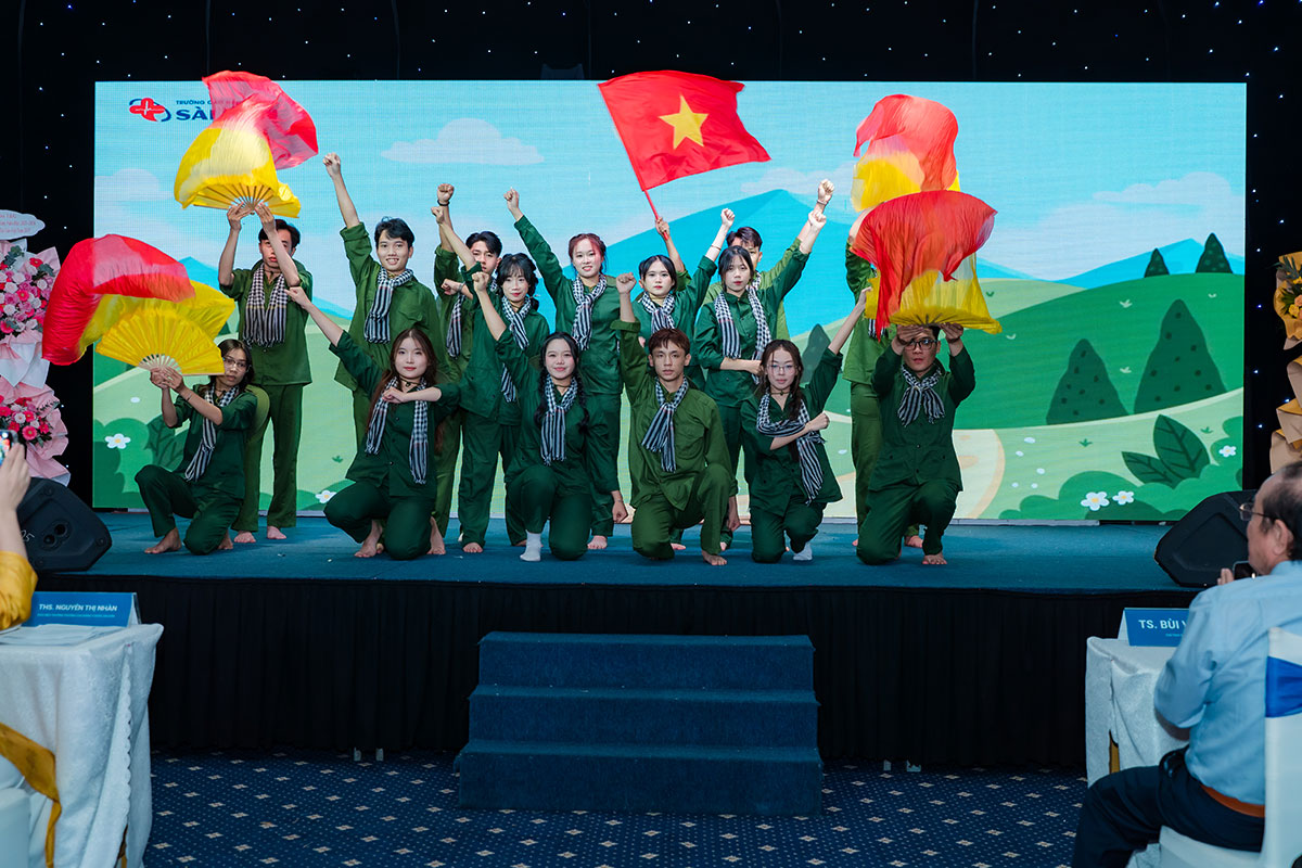 van-nghe-20-11-2025-truong-cao-dang-y-duoc-sai-gon-8